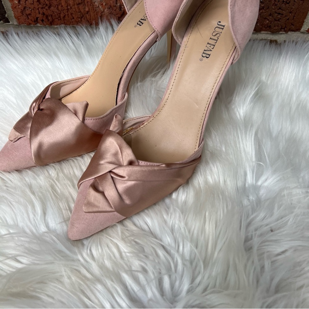 JustFab Sophya Pale Pink Satin Like Knotted Top Pointed Toe Stiletto Pump Heels - Picture 2 of 6